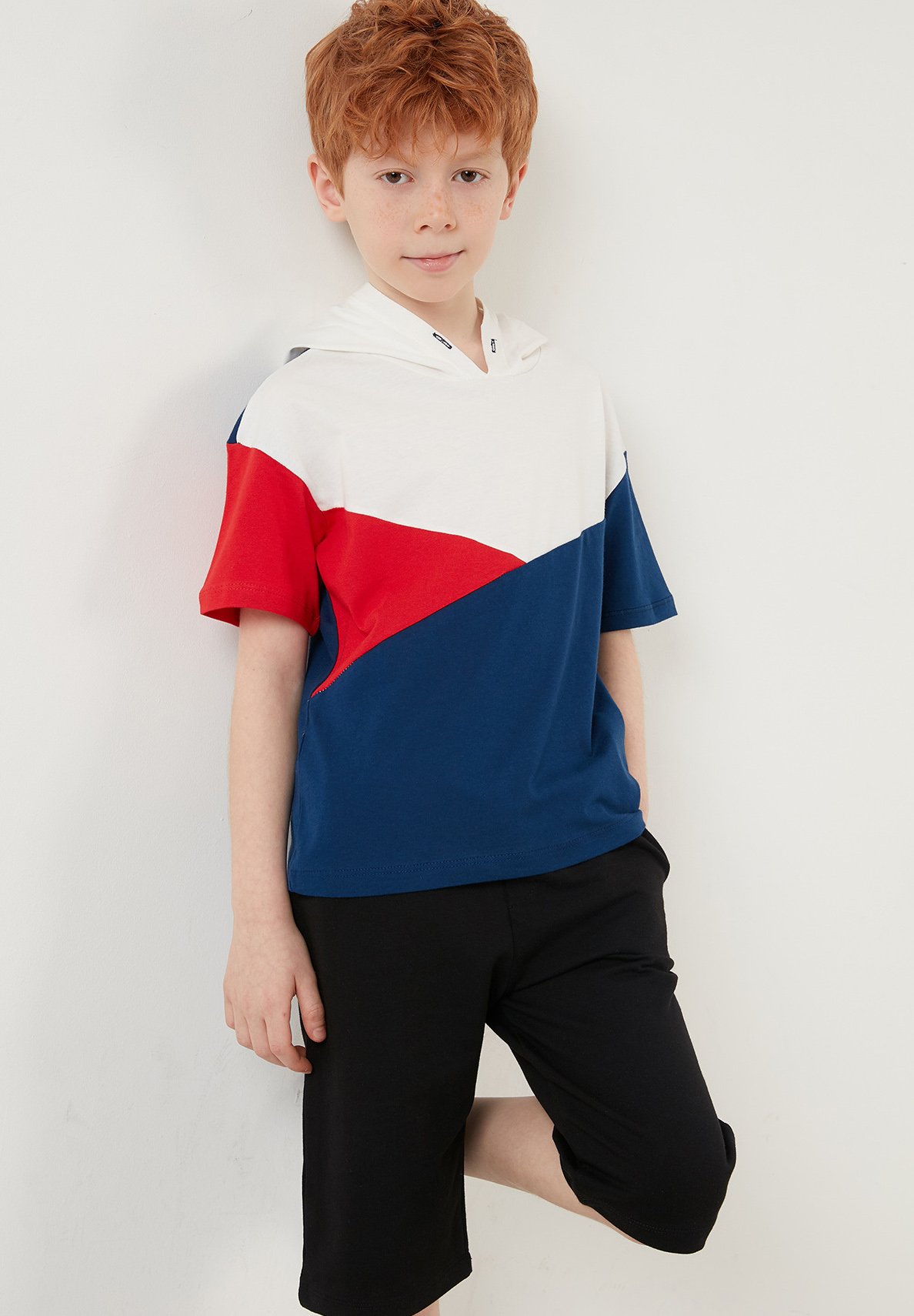 LELA REGULAR FIT T-SHIRT AND SHORTS 