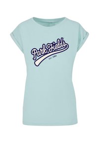 Lyseblå bomulls T-skjorte med korte, rullede ermer og en marineblå "Park Fields" logo og "est. 1961" tekst på forsiden.