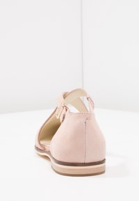 Pier One Bailarinas con hebilla - light pink