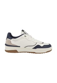 Sneaker bianca con dettagli blu navy e inserti in suede grigio chiaro, caratterizzata da sezioni perforate, lacci rotondi e suola in gomma.