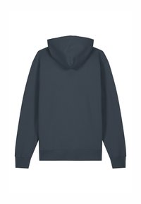 Dunkelblaues Kapuzensweatshirt mit langen Ärmeln, das eine glatte Textur und gerippte Bündchen und Saum aufweist. Keine Logos oder zusätzlichen Details sichtbar.