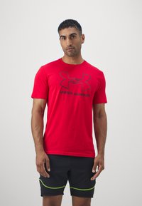 Under Armour FOUNDATION - Camiseta deportiva - red/black