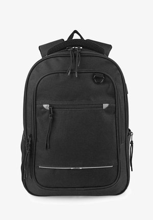 Mochila negra hecha de un tejido duradero, con múltiples compartimentos con cremallera, correas acolchadas y un acento metálico con el logo "JASLEN".