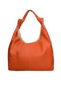 Sac à bandoulière en cuir orange avec une texture douce, des poignées nouées et une ouverture sur le dessus, présentant un intérieur de couleur claire contrastante.