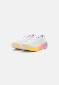 adidas Performance SUPERNOVA RISE - Hardloopschoenen voor op de weg - footwear white/crystal white/lucid pink
