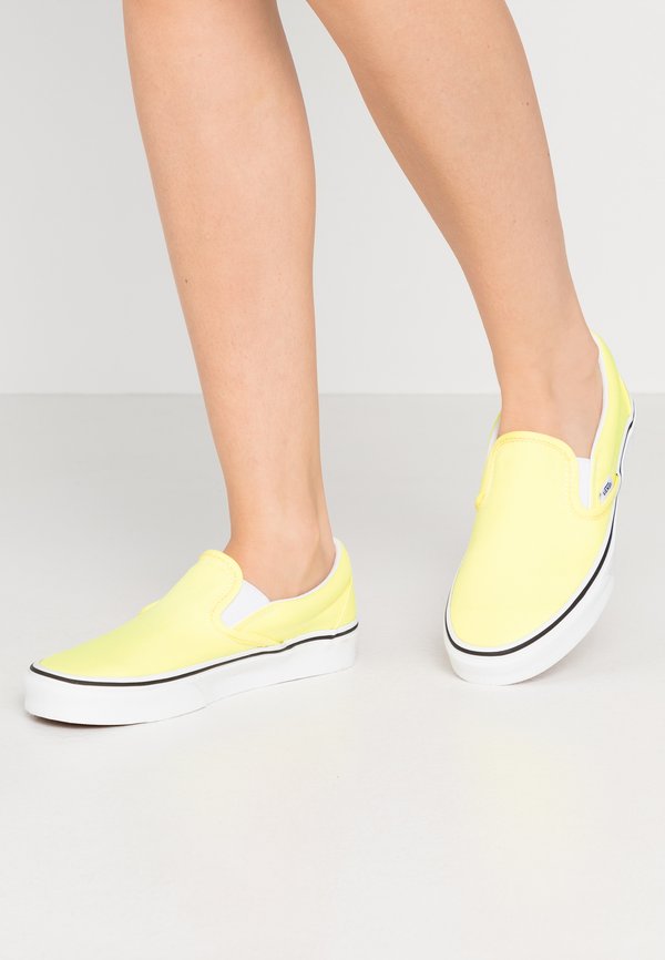 UA CLASSIC SLIP-ON - Slipper