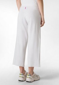 Deha Broek - white