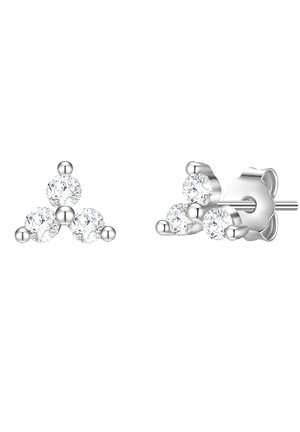 Pendientes de plata con tachuelas que presentan tres piedras preciosas claras y redondas dispuestas en un patrón triangular con acentos esféricos.