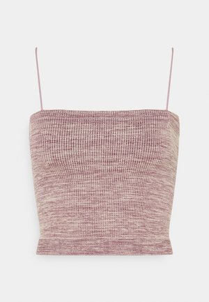 Lilla og beige ribstrikket kort camisole med tynde spaghettistropper og lige halsudskæring.