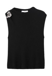 Top sin mangas de punto negro con cuello redondo y un broche floral decorativo en el hombro izquierdo. Textura suave y diseño ajustado.