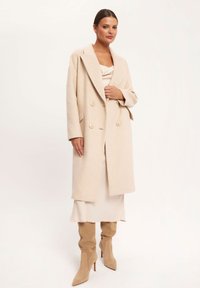 Makalu - Klasyczny płaszcz