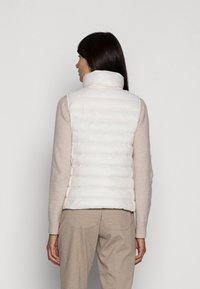 Marc O'Polo VEST STAND UP COLLAR FRONT ZIPPER - Colete - white mousse
