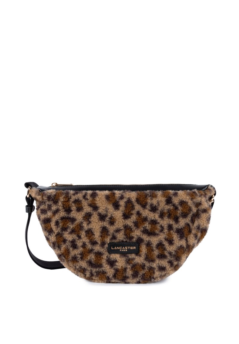 Nepbont crossbody tas met een luipaardprint in bruin- en zwarttinten. Voorzien van een zwarte ritssluiting en een afneembare schouderriem.
