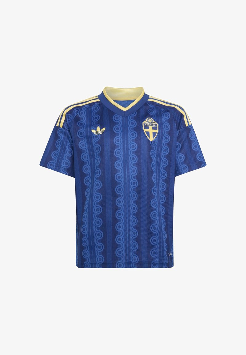 Blauw Zweeds voetbalshirt met gele kraag en strepen, voorzien van het Adidas-logo en het embleem van het Zweedse nationale team aan de voorkant.