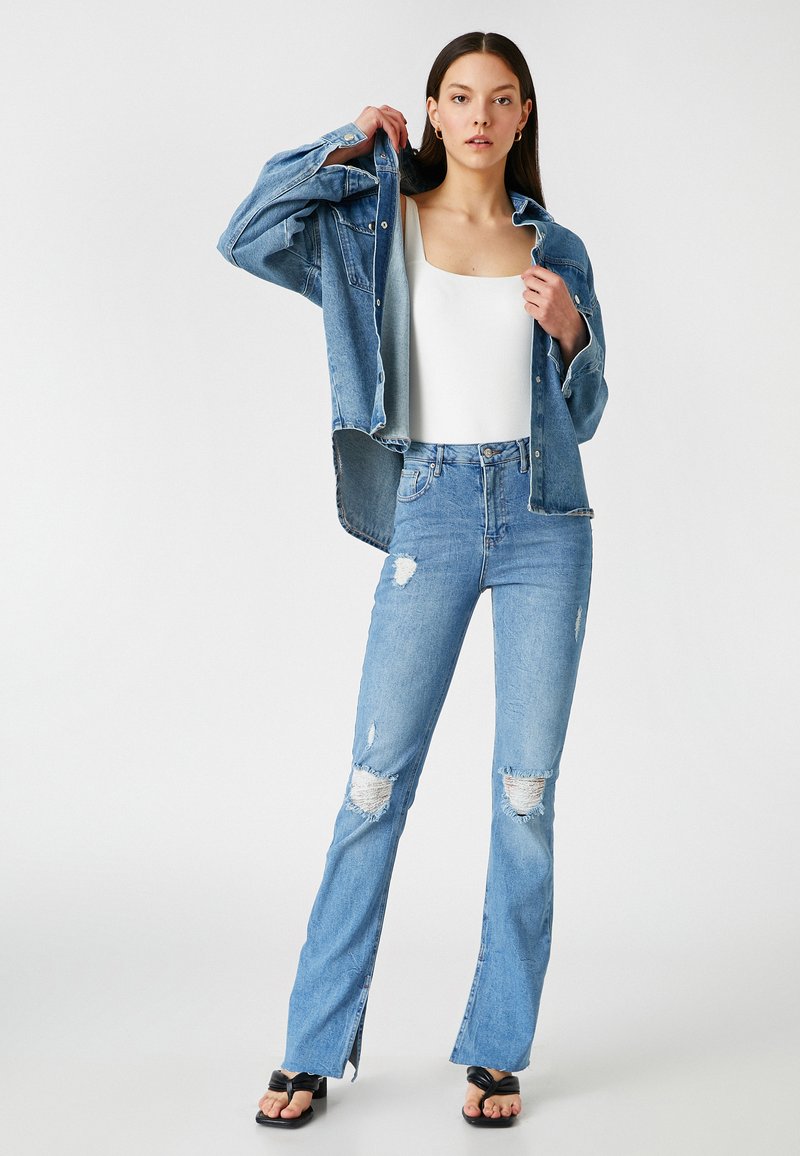 Koton Flared Jeans lichtblauw Koton Flared Jeans lichtblauw