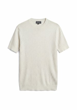 Suéter de punto acanalado color blanco roto de manga corta con cuello redondo y puños acanalados, colocado plano con la etiqueta de la marca visible dentro del cuello.