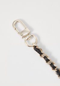 Thumbnail Image 4