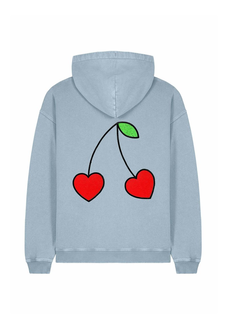 Felpa leggera blu con un design ricamato in nero di due cuori rosse e una foglia verde, posizionato centralmente sul retro.