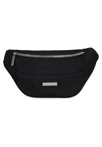 Czarna nerka o zaokrąglonym kształcie, z przednią kieszenią zapinaną na zamek oraz gładką, trwałą teksturą. Akcent z hardware w kolorze srebrnym.