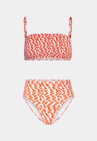 Conjunto de biquíni vermelho e branco com top bandeau retangular e parte de baixo de cintura alta, apresentando um padrão de bolinhas. Inclui alças ajustáveis.