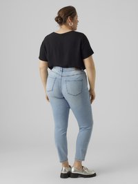 Vero Moda Curve VMSOPHIA - Džínsy skinny fit - light blue denim