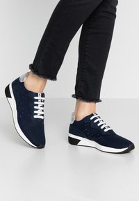 LOVE OUR PLANET by MARCO TOZZI Sneaker low - navy