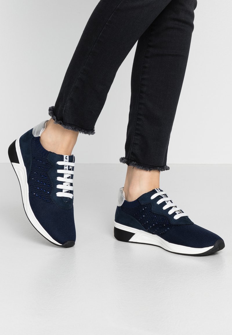 LOVE OUR PLANET by MARCO TOZZI Sneaker low - navy