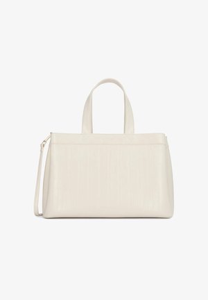 Sac à main rectangulaire de couleur crème avec deux poignées courtes et une bandoulière ajustable, présentant une texture verticale subtile sur la surface.