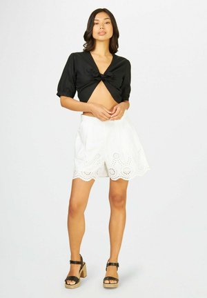 Bianco Shorts 9446