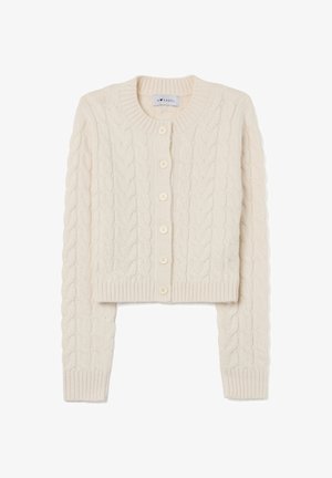 Gekürzter, kabelgestrickter Cardigan in Creme, mit rundem Ausschnitt, sechs Knöpfen zum Schließen sowie gerippten Bündchen und Saum. Weiche Textur und detailliertes Muster.