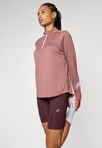 ASICS ICON 1/2 ZIP TOP - Langarmshirt - rubble red