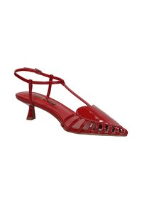 Sandalo con tacco kitten slingback in pelle verniciata rossa, punta a punta, design con cinturini e chiusura con fibbia alla caviglia.