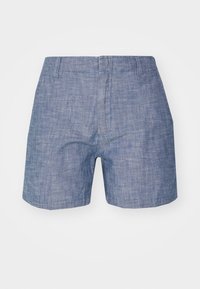 Shorts in lino blu con una texture liscia, design sartoriale e taglio dritto. Presentano tasche frontali e una finitura pulita all'orlo.