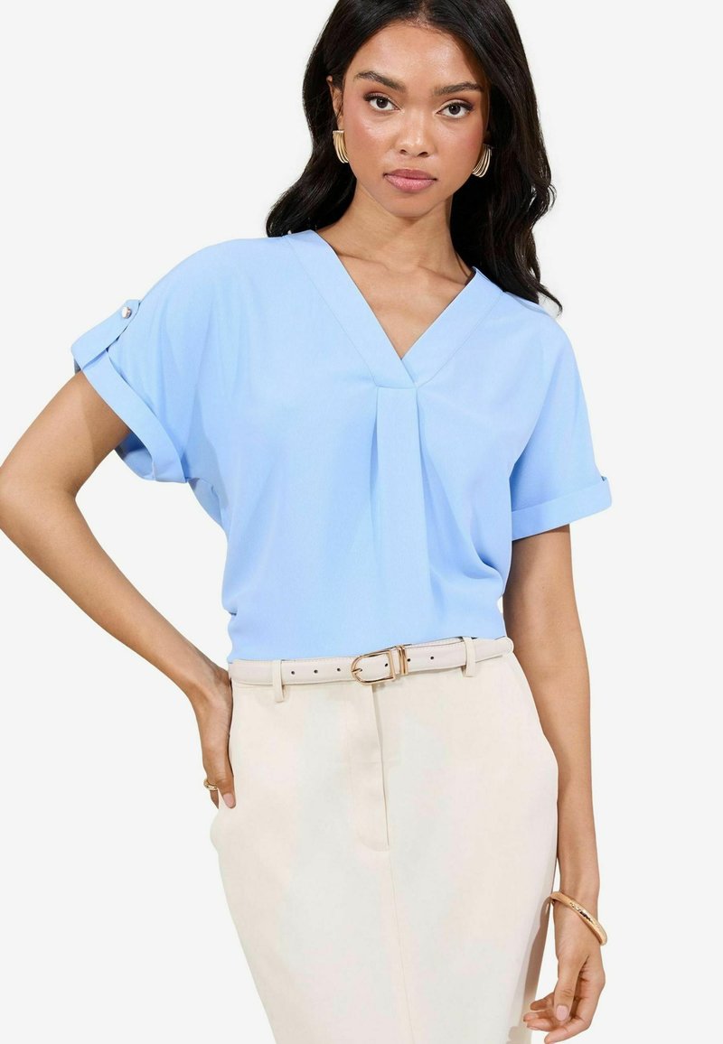 Lipsy REGULAR FIT UTILITY V NECK SHORT ROLL SLEEVE - Bluse - blue