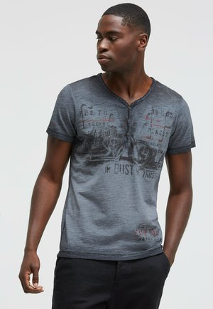 HENLEY IM USED LOOK MIT PHOTOPRINT - T-Shirt print - blue shades