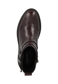 Stivaletto in pelle marrone con cerniera laterale, fascia decorativa, punta arrotondata e suola testurizzata. Presenta una finitura liscia e cuciture minimali.