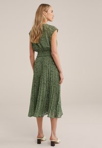 WE Fashion Denní šaty - green