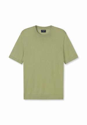 Hellolivgrünes Strickshirt mit kurzen Ärmeln, Rundhalsausschnitt sowie geripptem Kragen und Bündchen, flach liegend auf weißem Hintergrund dargestellt.