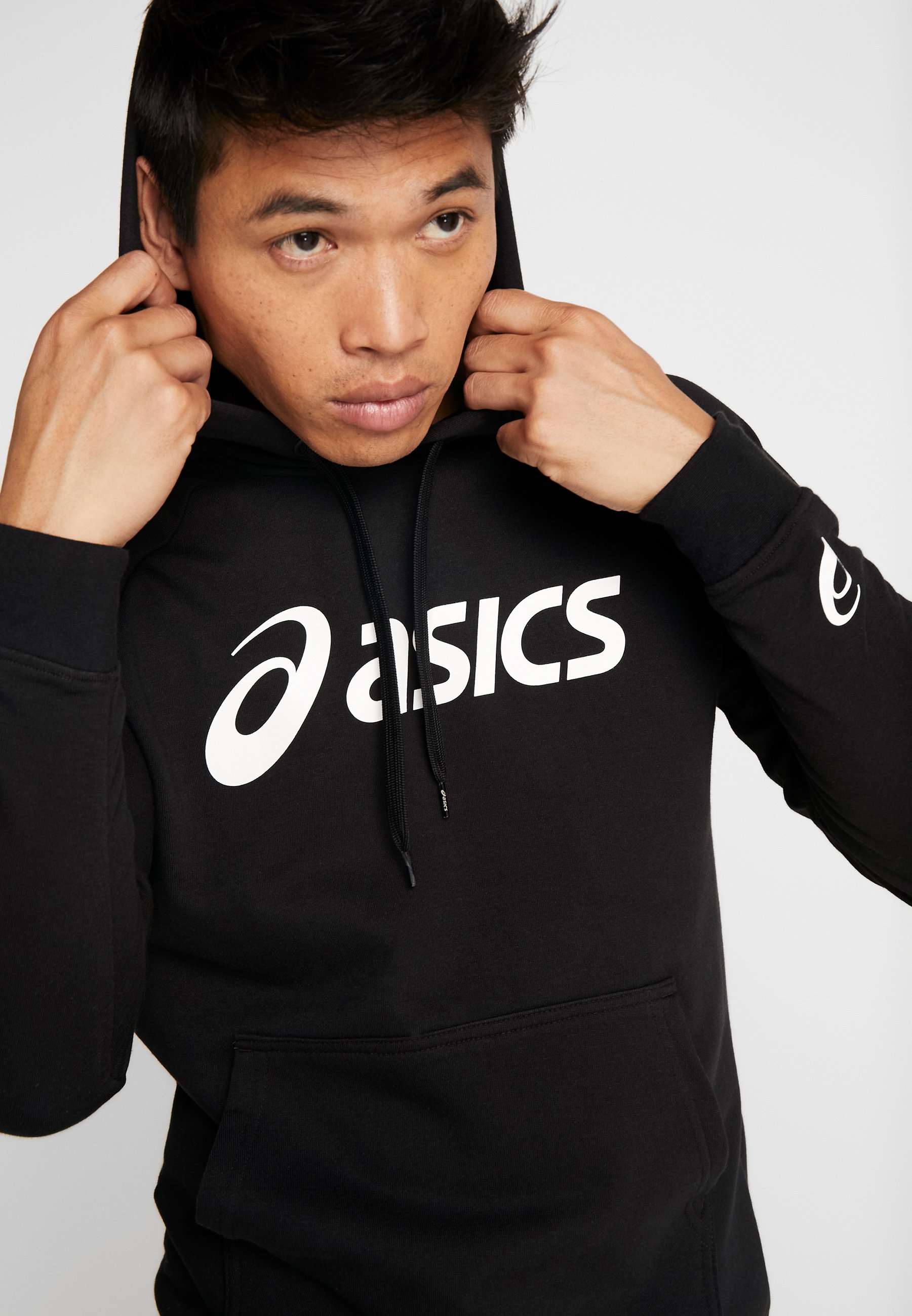 sweat a capuche asics