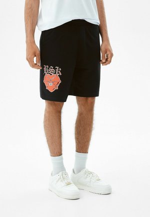 GOTHIC HEART BERMUDA - Shorts - black