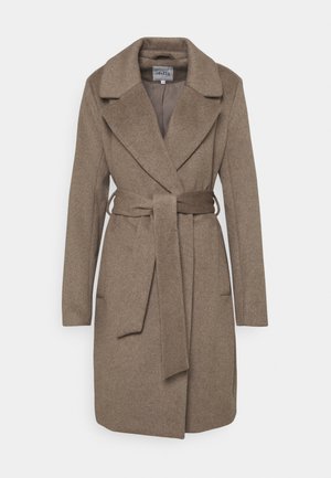 Wollmischung-Trenchcoat in einem warmen Braunton, mit breitem Kragen, tailliertem Gürtel, zwei Seitentaschen und geradlinigem Design.