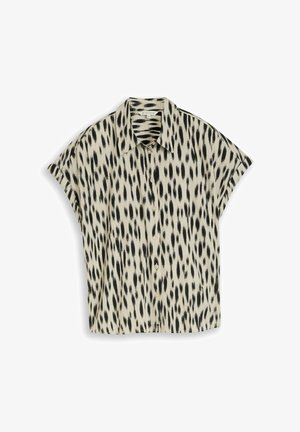 Chemise à manches courtes boutonnée avec un motif tacheté abstrait noir et blanc et un col pointu, présentée à plat sur fond blanc.