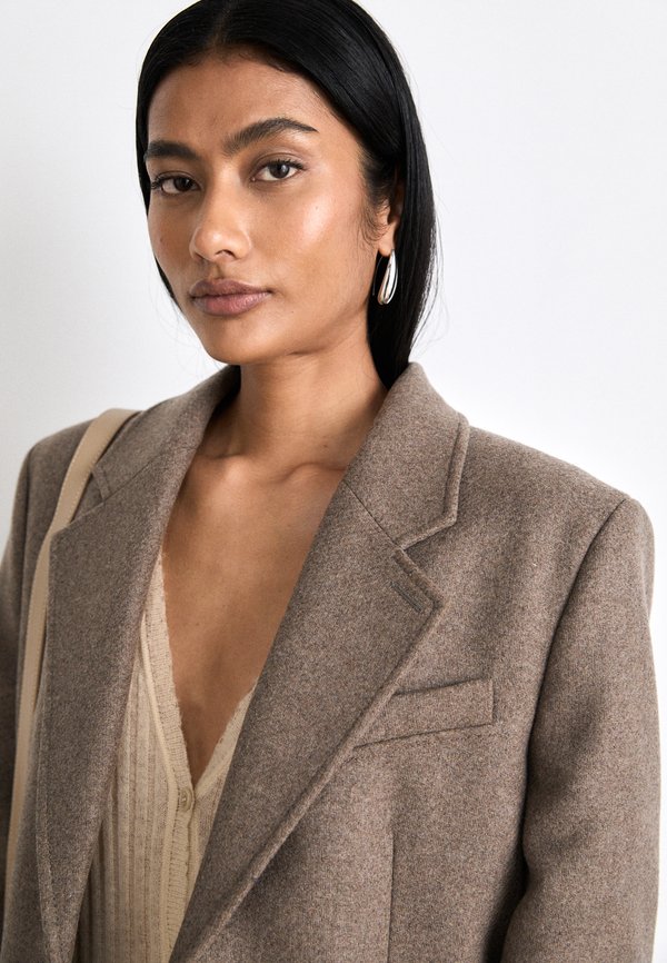 JOVANA - Short coat4