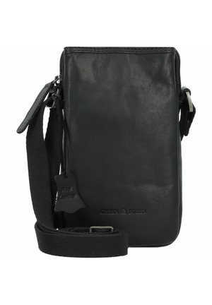 Borsa a tracolla nera in pelle con chiusura a zip, tracolla in tessuto e un'etichetta con la scritta "Pelle Vera". Texture liscia e design minimalista.