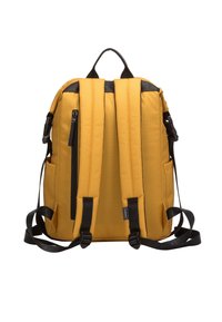 Zaino giallo con accenti neri, spallacci imbottiti, multiple tasche e una maniglia superiore. Materiale resistente con un design strutturato e rettangolare.
