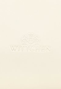 Witte, gestructureerde leren portemonnee met een gegraveerd logo met twee leeuwen en een kroon boven de merknaam "Wittchen."