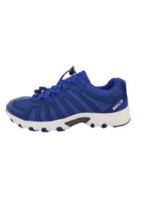 Chaussures de sport bleues avec tige en mesh respirant, semelles en caoutchouc et lacets élastiques. Présente un motif texturé et des accents blancs contrastés.