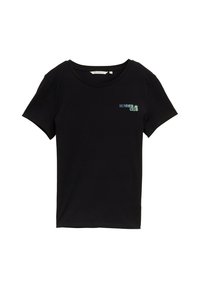 Tricou scurt cu mânecă neagră, din bumbac moale. Are un design cu textul "SUMMER CLUB" în albastru deschis și verde în zona stângă a pieptului.