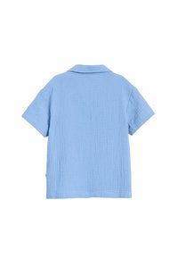 Blauwe, kort-vingerige shirt met een textuurstof, voorzien van een kraag en een iets losse pasvorm. De achterkant toont gelijkmatige naden en geen extra details.