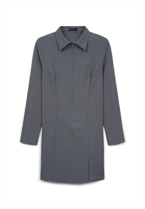 Grau, langärmliges Hemdkleid mit Kragen, Frontreißverschluss und seitlichen Schlitzen. Glattes Material mit minimalen Nähten und taillierter Passform.